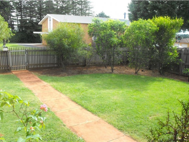 416 Alderley Street, Harristown QLD 4350