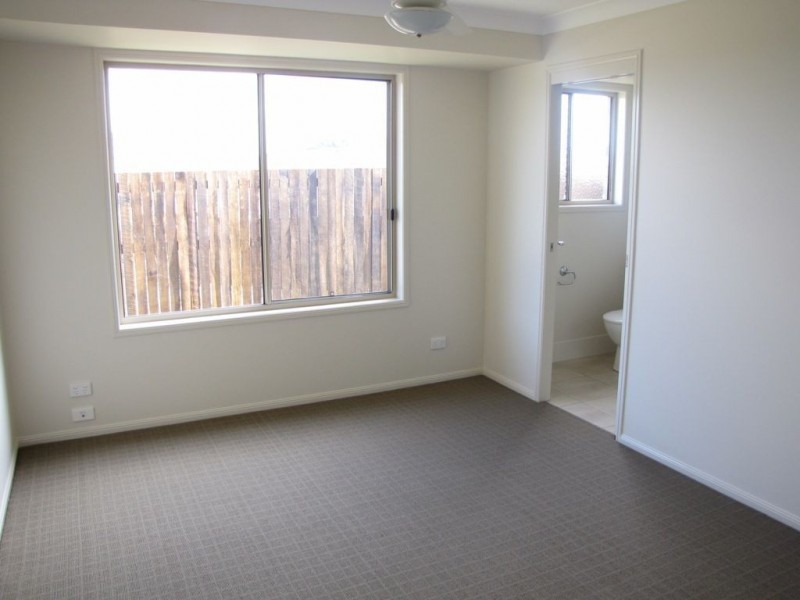 2/40 Wareena Crescent, Glenvale QLD 4350