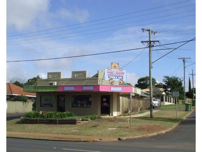 1/227 west Street, Harristown QLD 4350