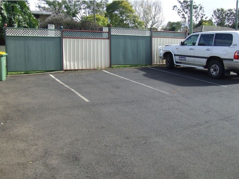 1/227 west Street, Harristown QLD 4350