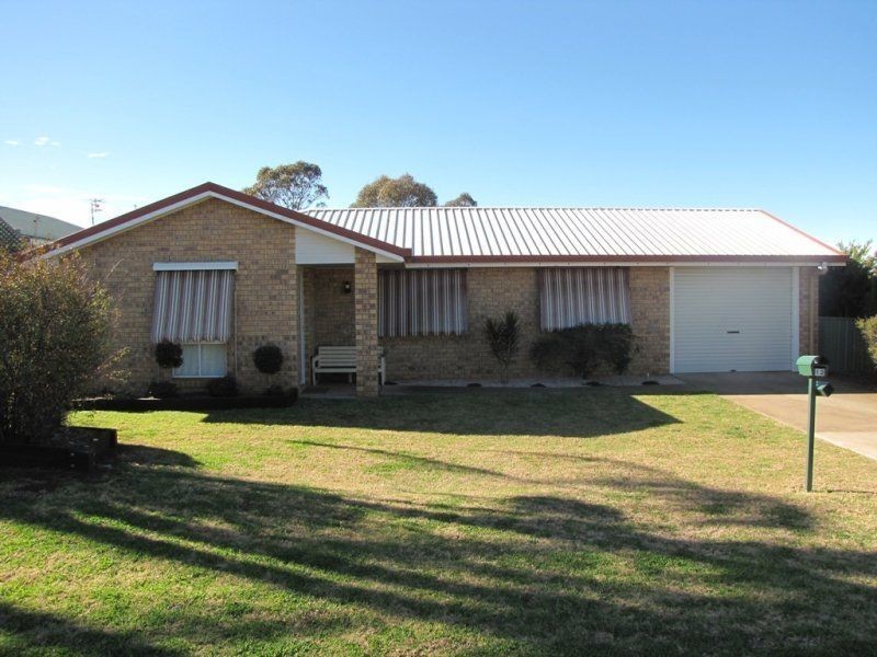 12 Moore Crescent, Wilsonton QLD 4350