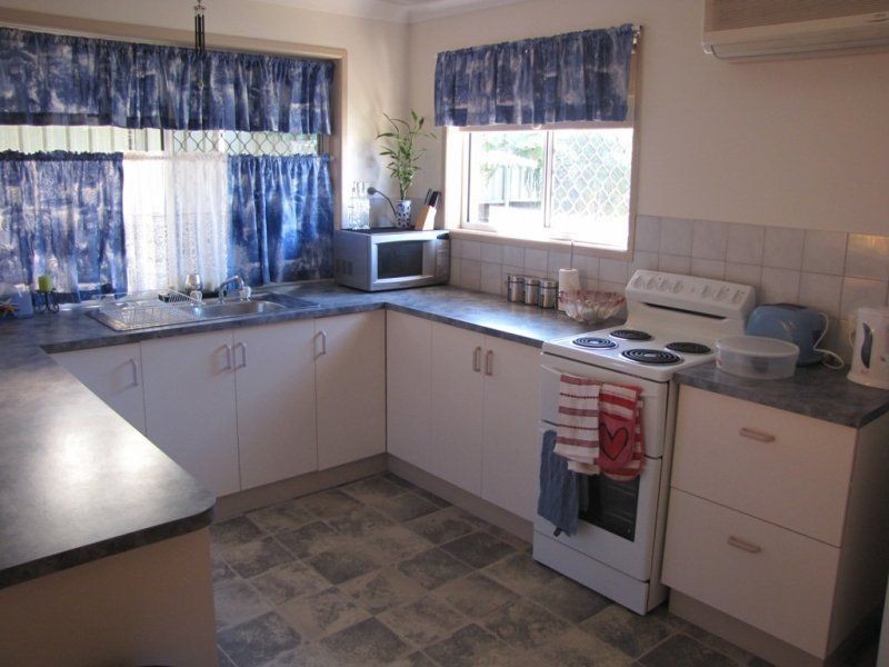 12 Moore Crescent, Wilsonton QLD 4350