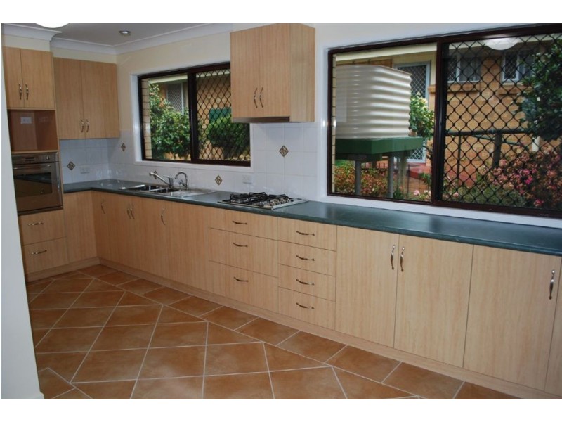 58 Stuart Street, Mount Lofty QLD 4350