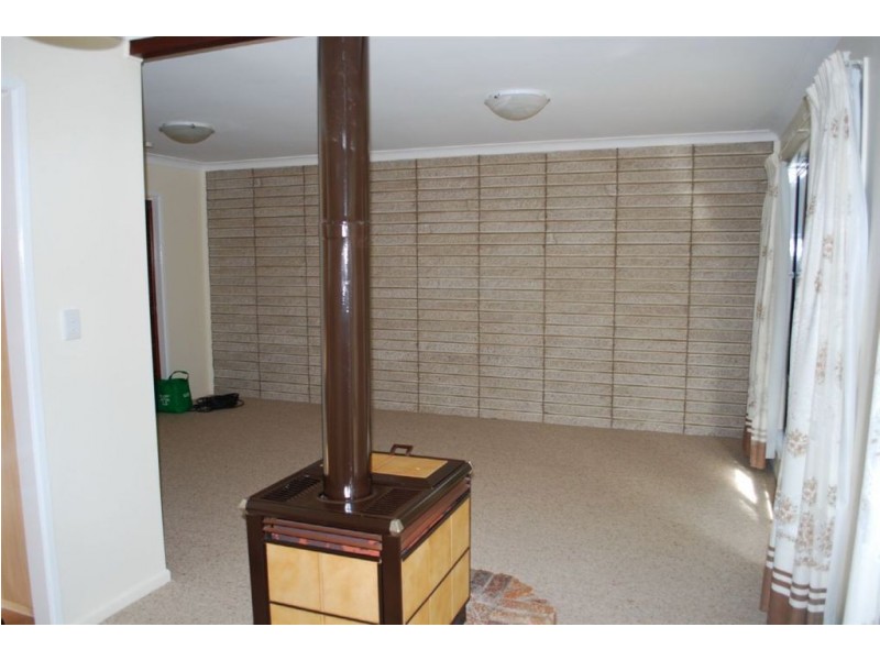 58 Stuart Street, Mount Lofty QLD 4350