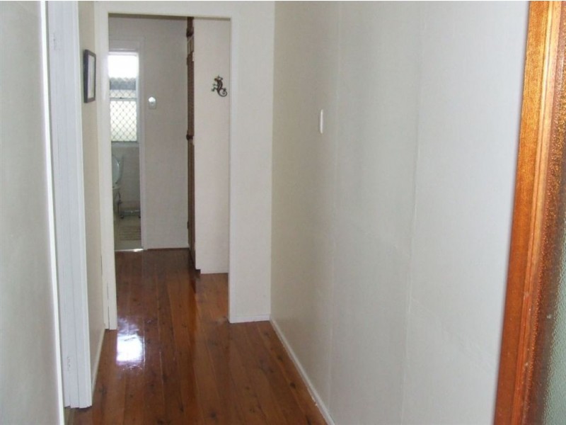 30 Geoffrey Street, Mount Lofty QLD 4350