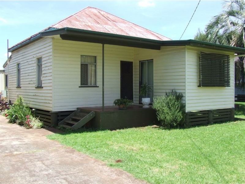 8 Northland Street, Newtown QLD 4350