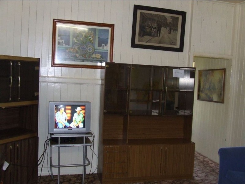 8 Northland Street, Newtown QLD 4350