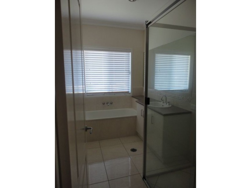 4 Volkers Lane, Toowoomba QLD 4350