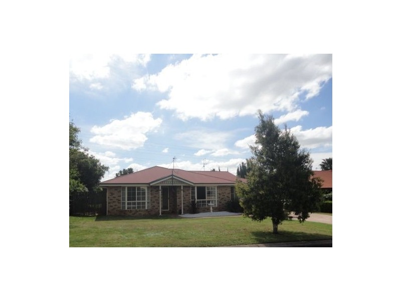 15 Emma Drive, Kearneys Spring QLD 4350