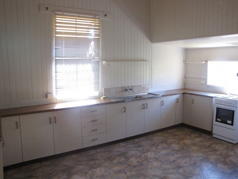 2 Peardon Street, South Toowoomba QLD 4350