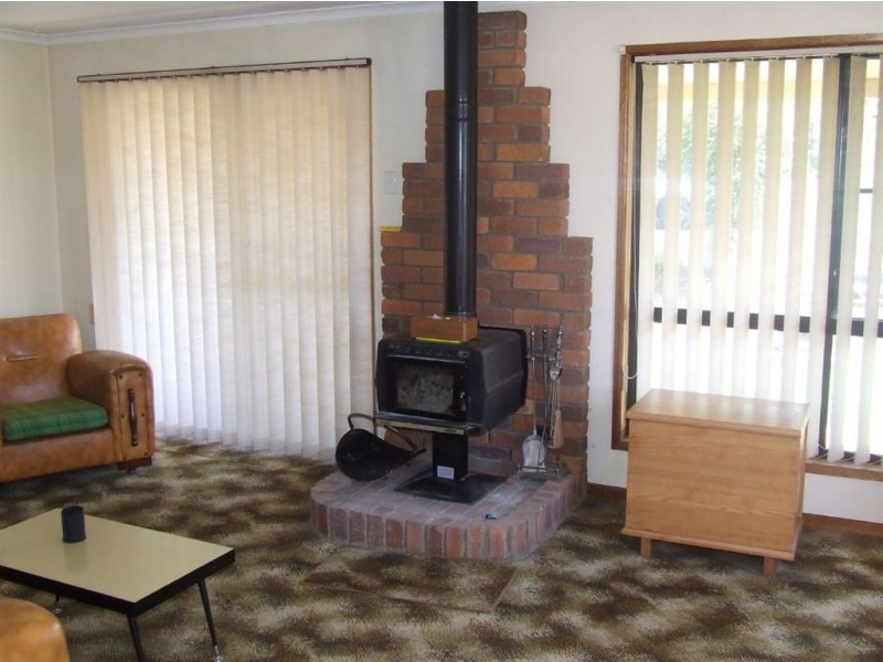 6 Rebecca Court, Kearneys Spring QLD 4350