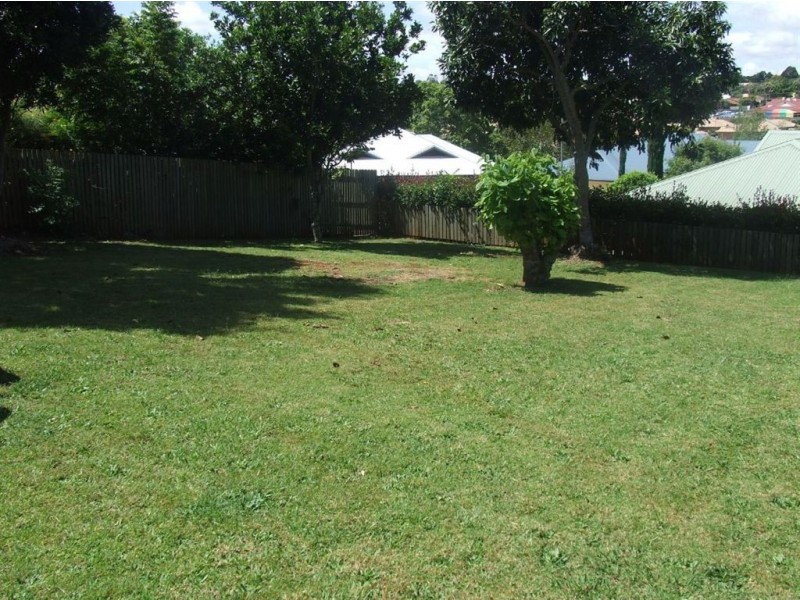 6 Rebecca Court, Kearneys Spring QLD 4350