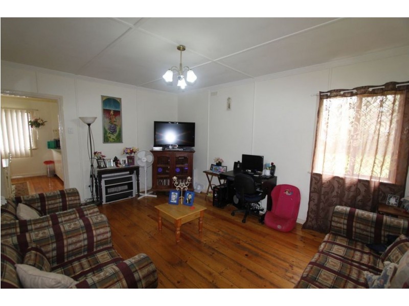 15 Walsh Street, Harlaxton QLD 4350