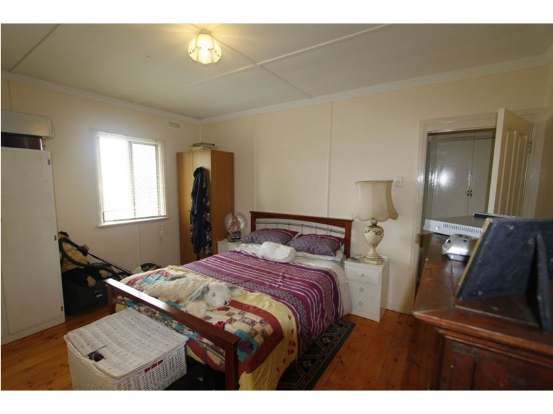 15 Walsh Street, Harlaxton QLD 4350