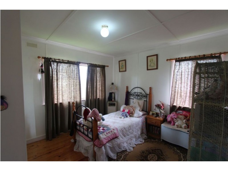 15 Walsh Street, Harlaxton QLD 4350