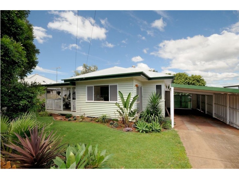 30 Geoffrey Street, Mount Lofty QLD 4350