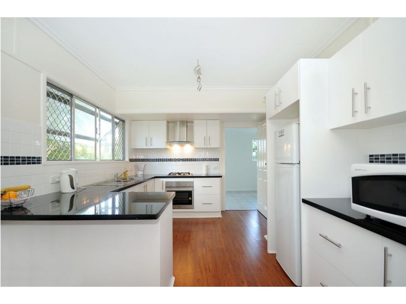 30 Geoffrey Street, Mount Lofty QLD 4350
