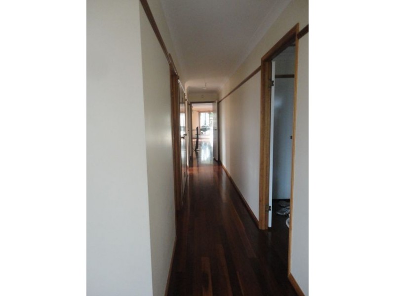 15 Beechcraft Court, Wilsonton QLD 4350