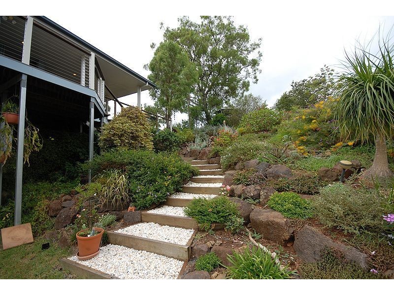 10 Hillview Court, Top Camp QLD 4350