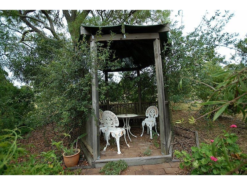 10 Hillview Court, Top Camp QLD 4350