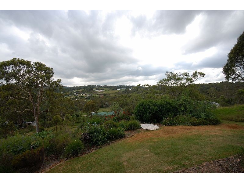 10 Hillview Court, Top Camp QLD 4350