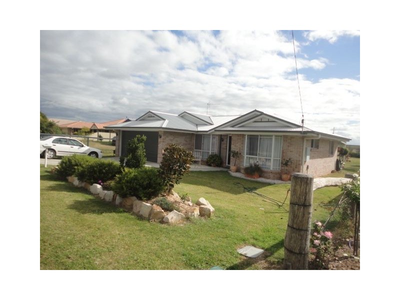 12 Sinclair Street, Wyreema QLD 4352