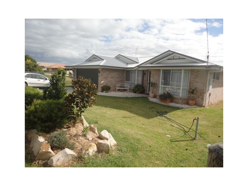 12 Sinclair Street, Wyreema QLD 4352