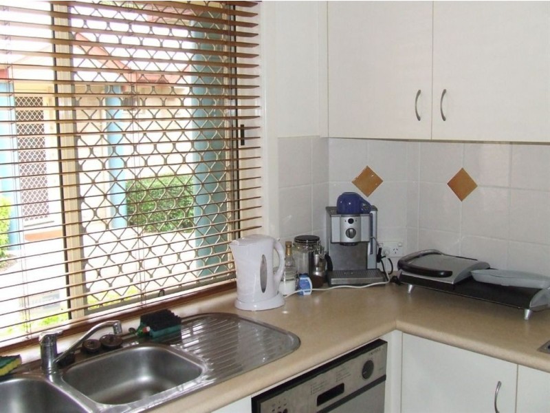 1/330 Hume Street, Centenary Heights QLD 4350