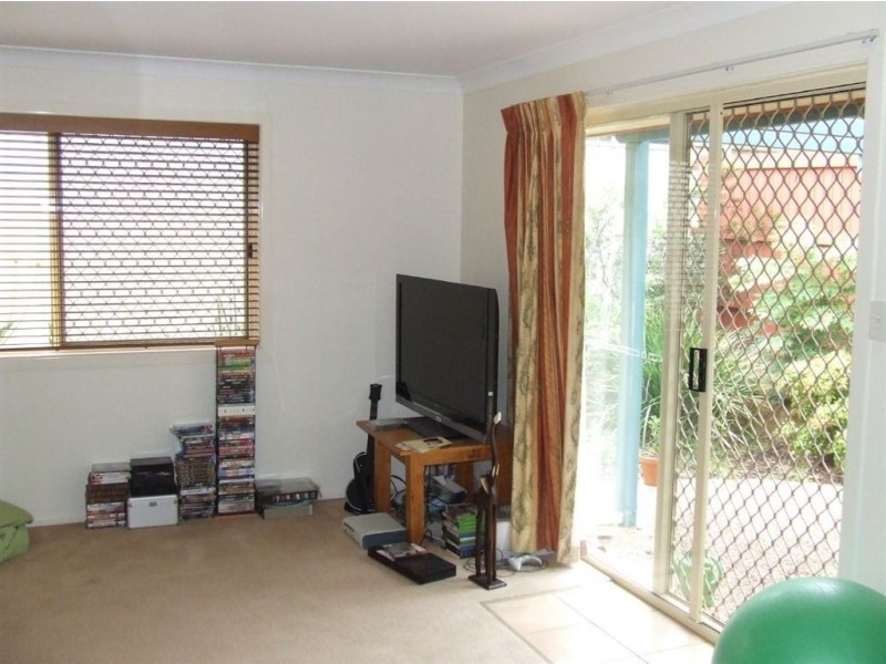 1/330 Hume Street, Centenary Heights QLD 4350