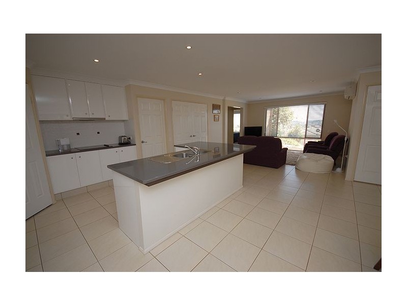 9 Samuel Court, Darling Heights QLD 4350