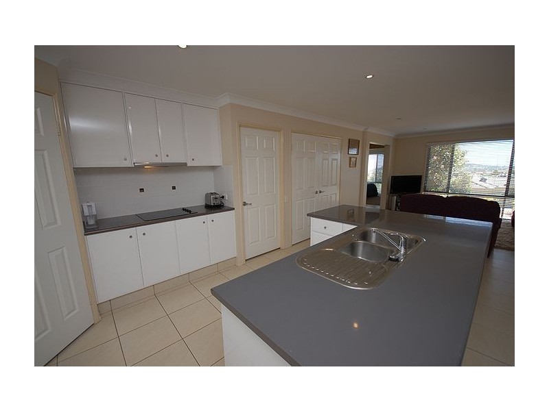 9 Samuel Court, Darling Heights QLD 4350