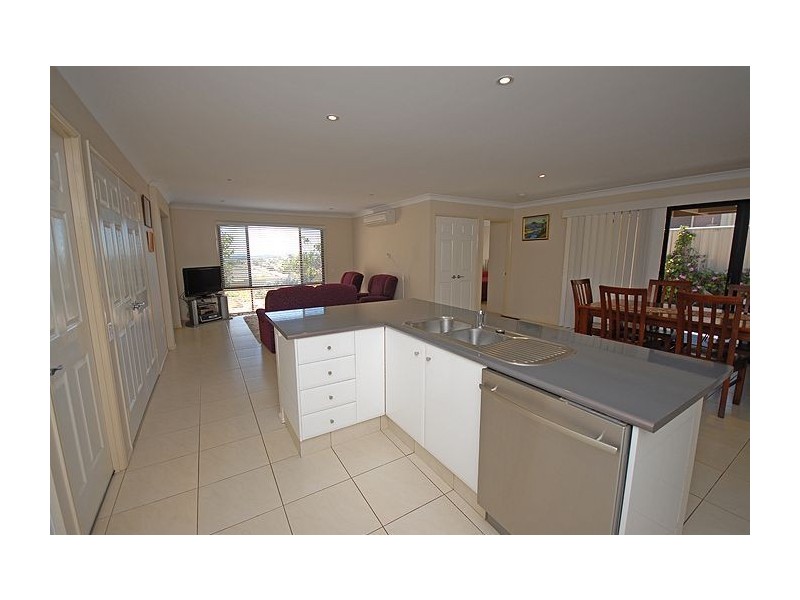 9 Samuel Court, Darling Heights QLD 4350