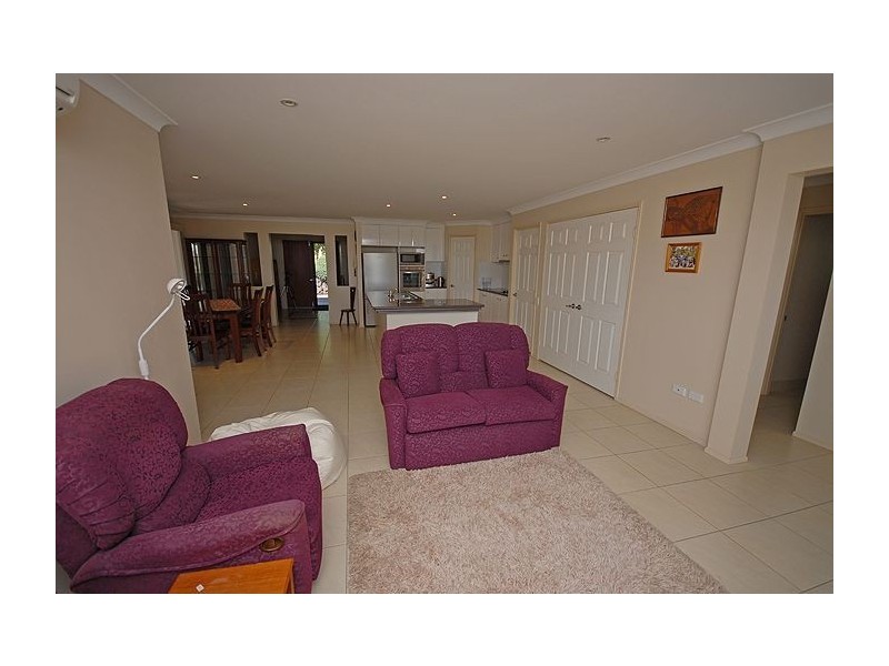 9 Samuel Court, Darling Heights QLD 4350