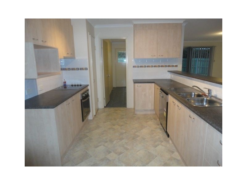 2 Sinclair street, Wyreema QLD 4352