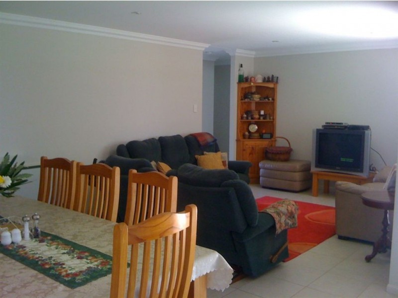 12 Sinclair Street, Wyreema QLD 4352