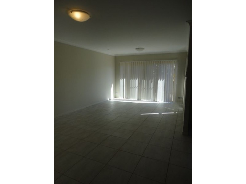 2/4 Herries Street, Toowoomba QLD 4350