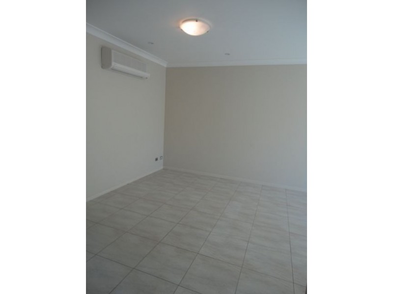 2/4 Herries Street, Toowoomba QLD 4350