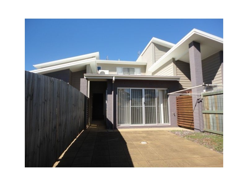 2/4 Herries Street, Toowoomba QLD 4350