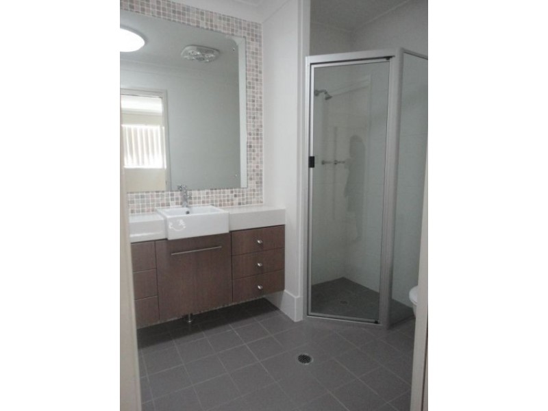 2/4 Herries Street, Toowoomba QLD 4350