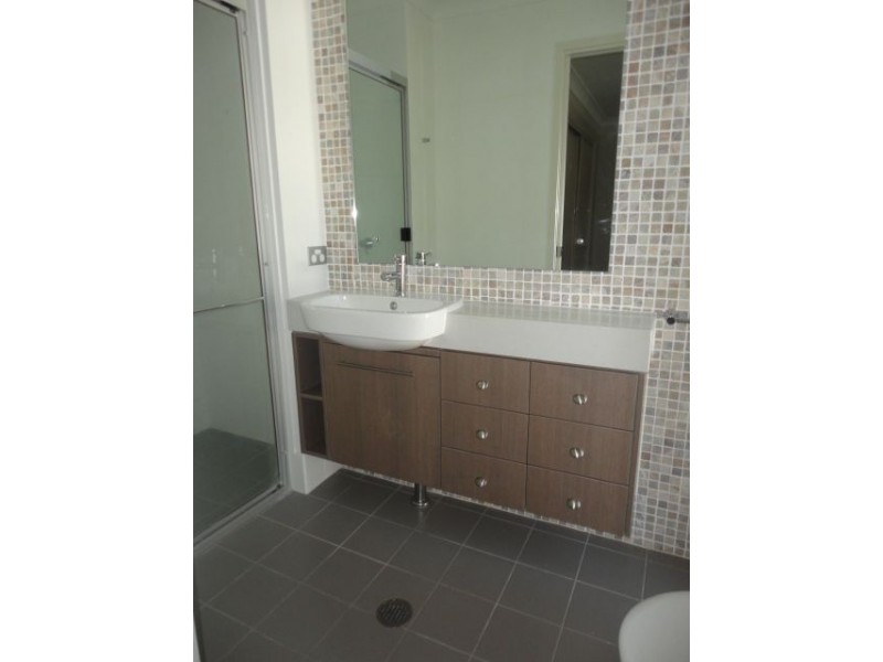 2/4 Herries Street, Toowoomba QLD 4350