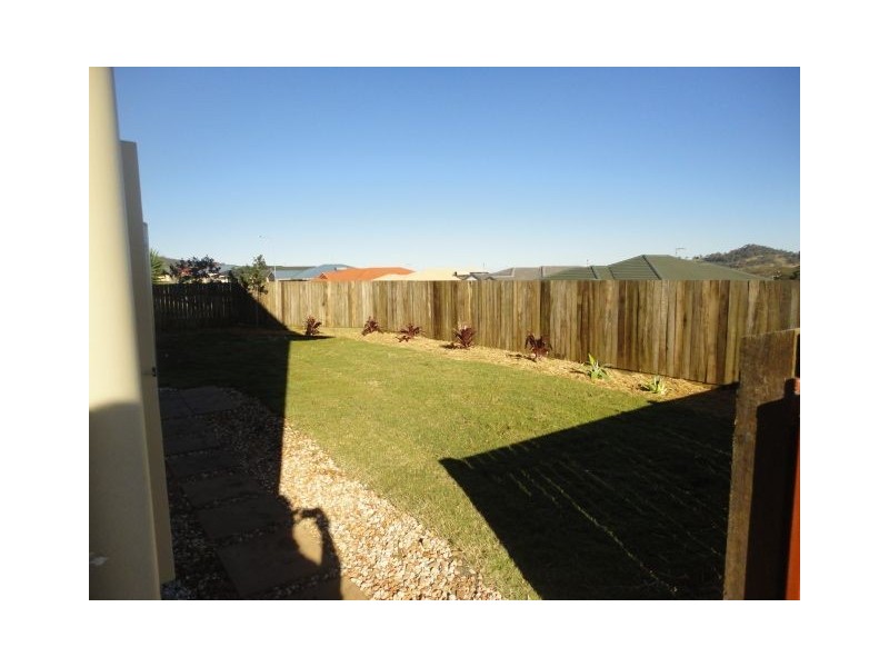 10 Sunset Drive, Glenvale QLD 4350