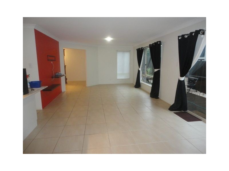 10 Sunset Drive, Glenvale QLD 4350
