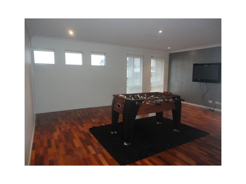 10 Sunset Drive, Glenvale QLD 4350