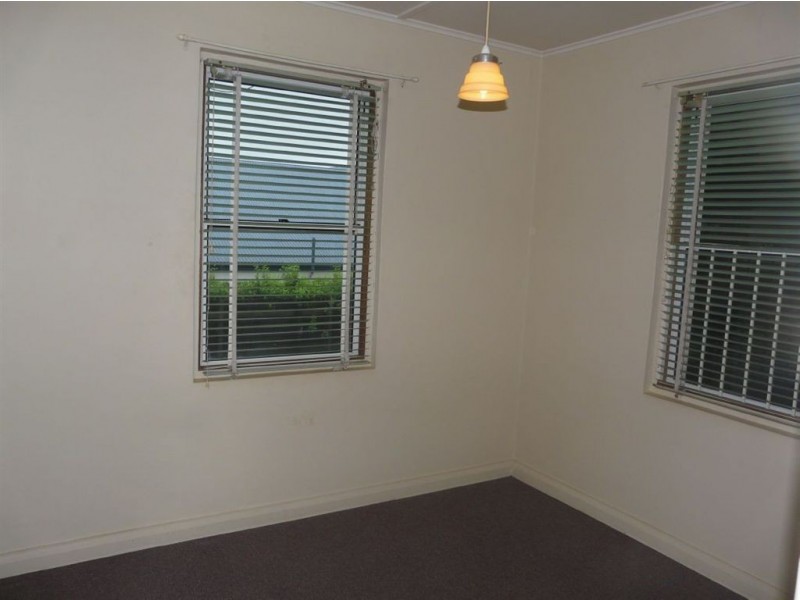 211 Long Street, South Toowoomba QLD 4350