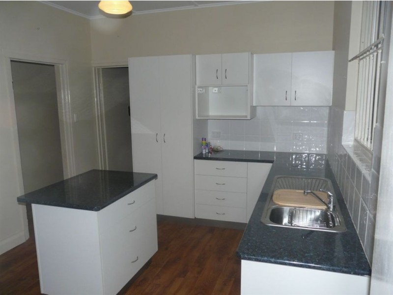 211 Long Street, South Toowoomba QLD 4350