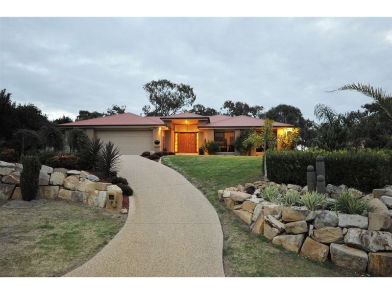 11 Norman Court, Westbrook QLD 4350