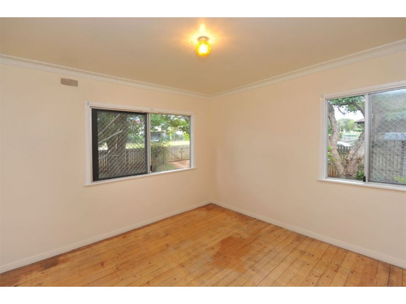 32 Dwyer Street, Harlaxton QLD 4350