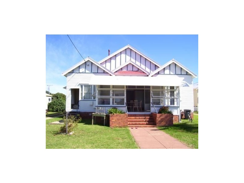 86 Herbert, Allora QLD 4362