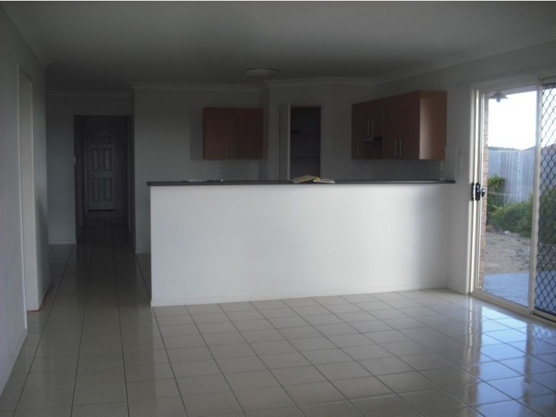 2/767 Greenwattle Street, Glenvale QLD 4350