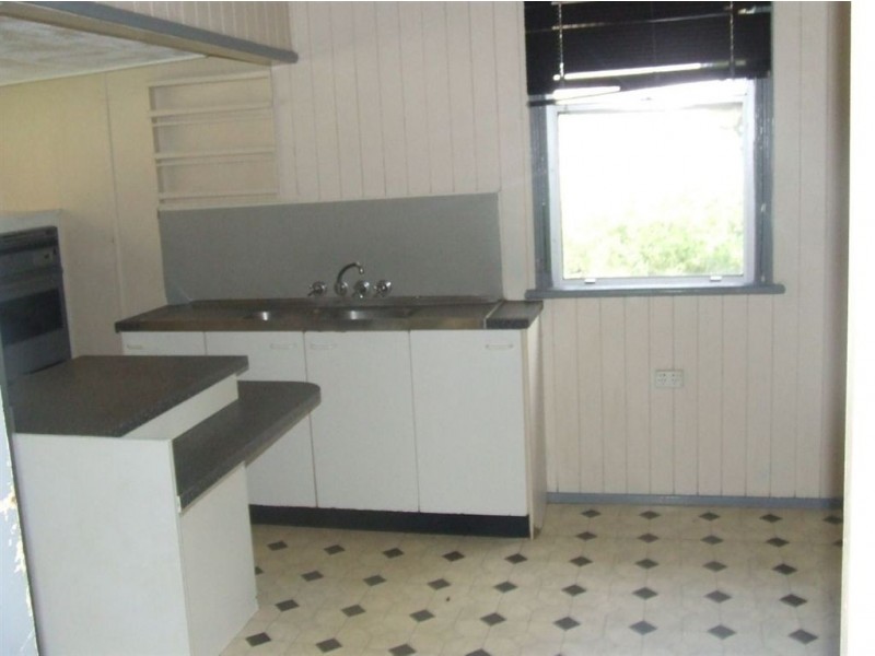 192 Russell Street, Newtown QLD 4350